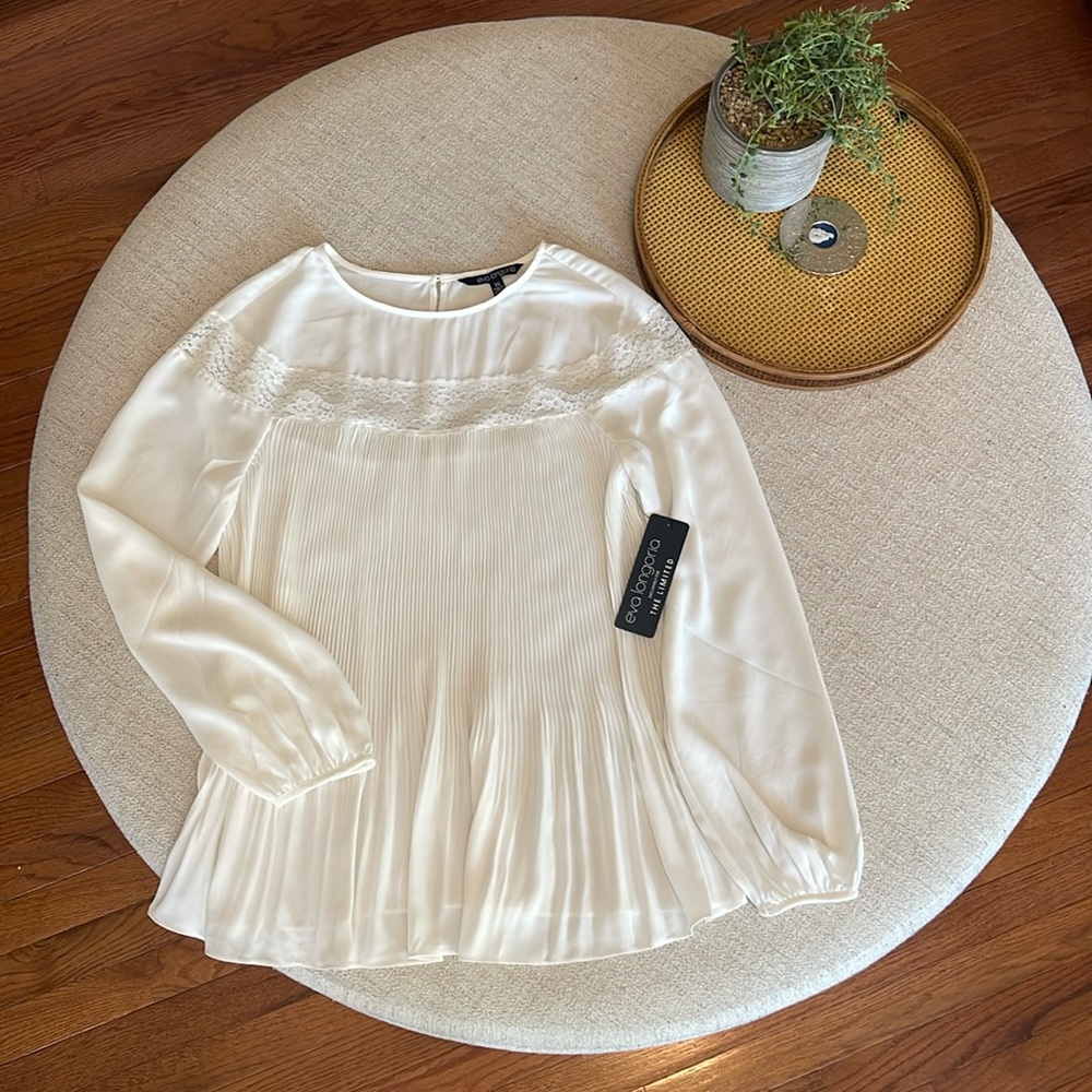 Gorgeous Eva Longoria - White/Cream long sleeve blouse. Size: XS